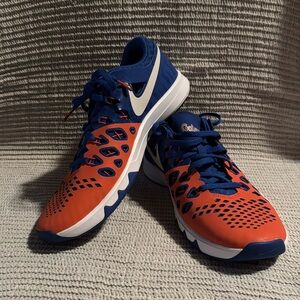Nike men sneaker. UF gator edition.